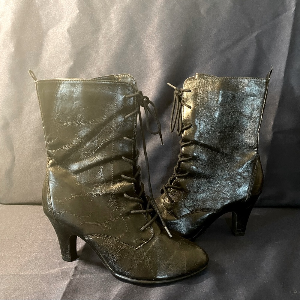 Aerosoles Black Front Tie Closure Heel Boots - Women’s Size 10 - NEW